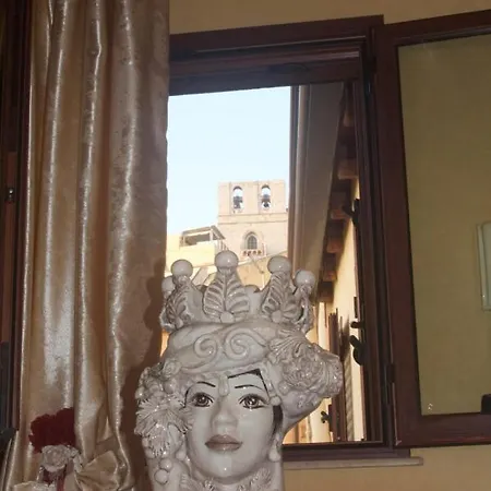 Cortile Lattuca Bed & Breakfast 3*