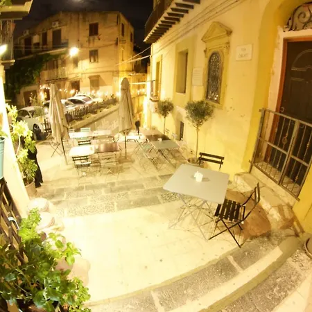 Oda ve Kahvaltı Cortile Lattuca 3*